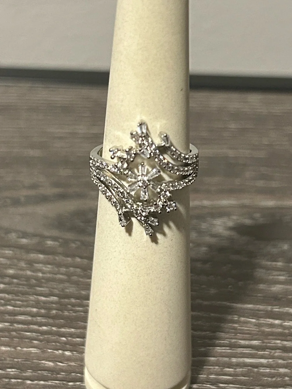 Cubic zirconia flower and branch ring size 7.25